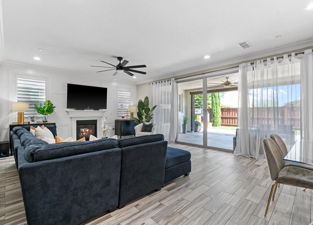 Detail Gallery Image 14 of 39 For 1737 Cranbrook Ct, Lathrop,  CA 95330 - 5 Beds | 4/1 Baths