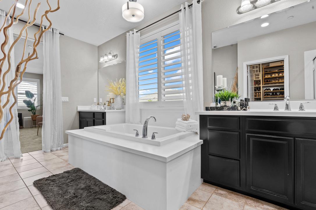 Detail Gallery Image 25 of 39 For 1737 Cranbrook Ct, Lathrop,  CA 95330 - 5 Beds | 4/1 Baths