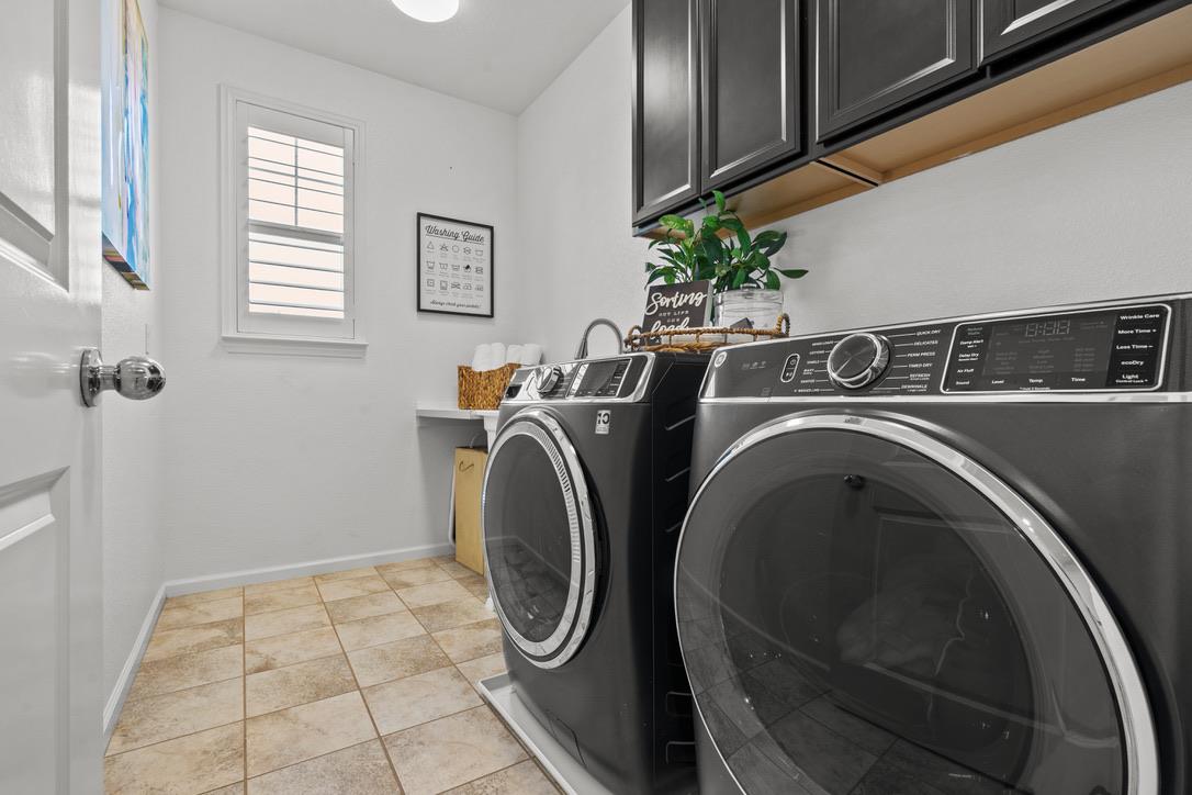 Detail Gallery Image 29 of 39 For 1737 Cranbrook Ct, Lathrop,  CA 95330 - 5 Beds | 4/1 Baths