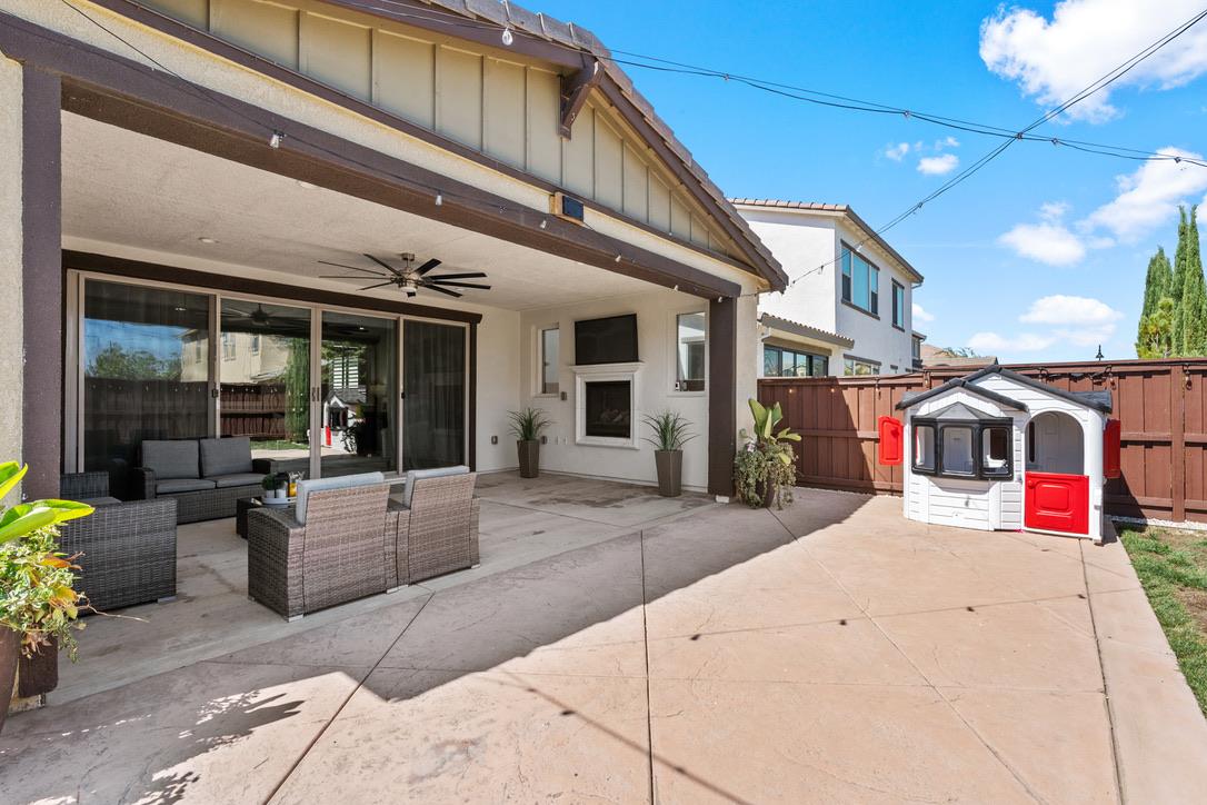 Detail Gallery Image 7 of 39 For 1737 Cranbrook Ct, Lathrop,  CA 95330 - 5 Beds | 4/1 Baths