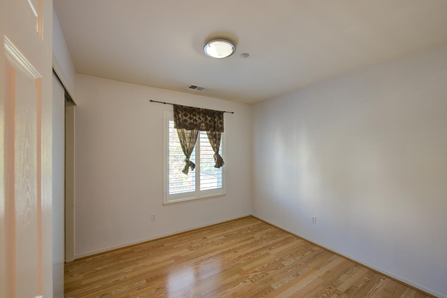 Detail Gallery Image 10 of 16 For 4098 Biscotti Pl, San Jose,  CA 95134 - 2 Beds | 2 Baths