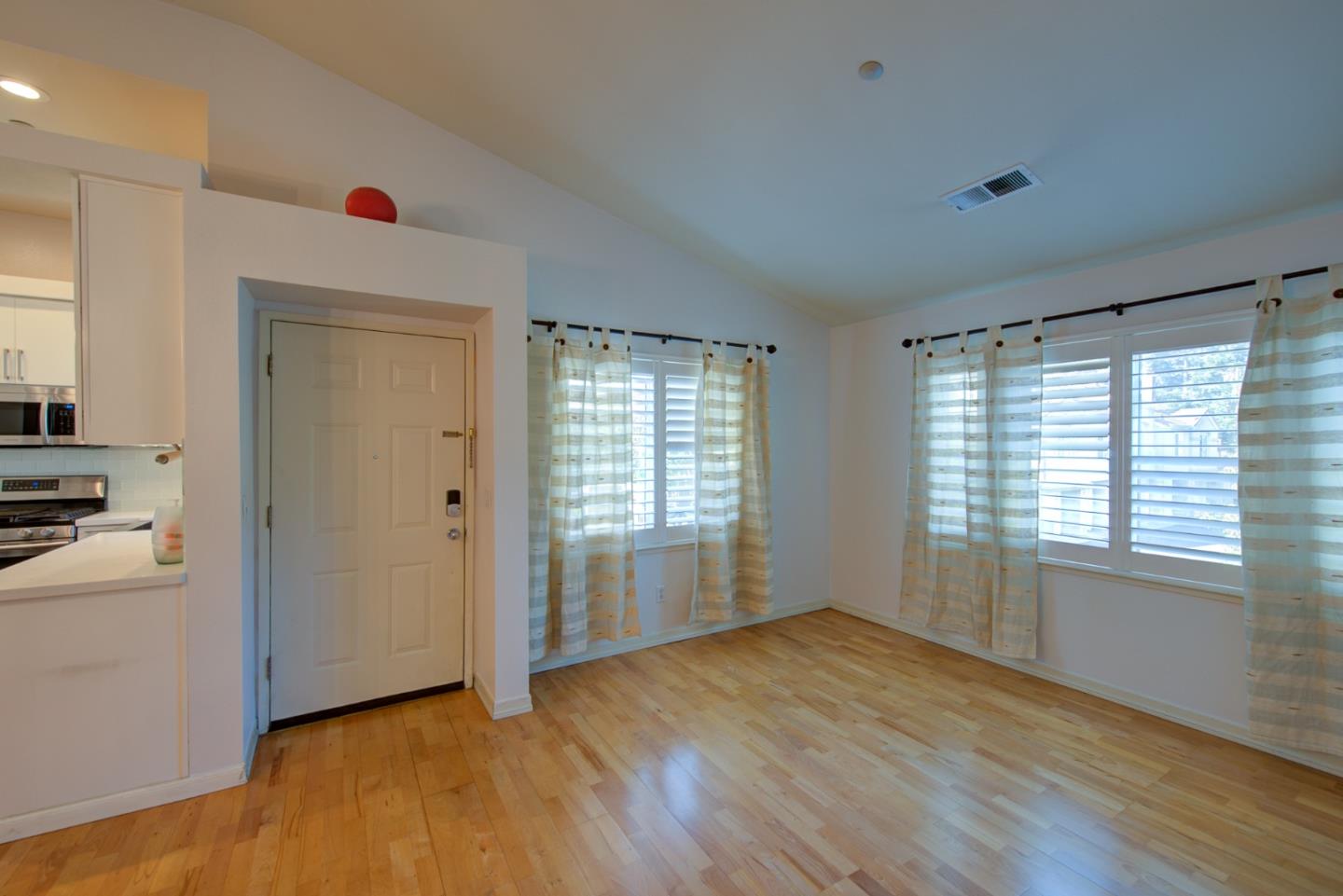 Detail Gallery Image 9 of 16 For 4098 Biscotti Pl, San Jose,  CA 95134 - 2 Beds | 2 Baths
