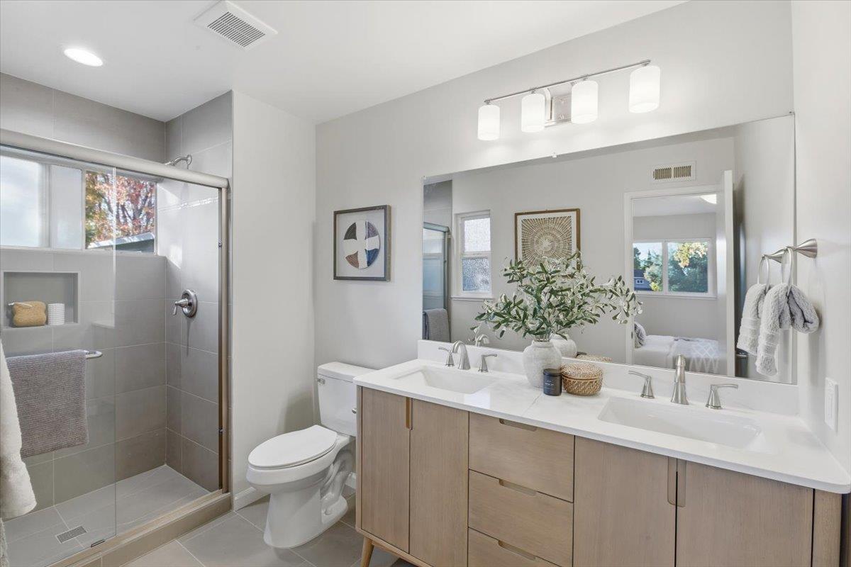 Detail Gallery Image 16 of 34 For 1542 Canna Ct, Mountain View,  CA 94043 - 3 Beds | 2/1 Baths