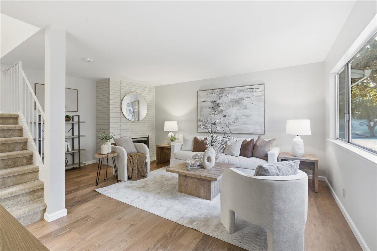 Detail Gallery Image 3 of 34 For 1542 Canna Ct, Mountain View,  CA 94043 - 3 Beds | 2/1 Baths