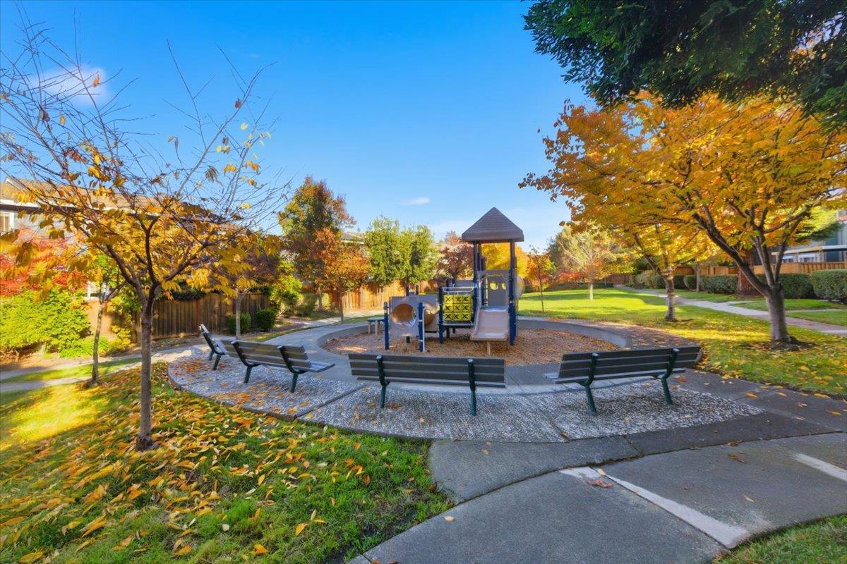 Detail Gallery Image 31 of 34 For 1542 Canna Ct, Mountain View,  CA 94043 - 3 Beds | 2/1 Baths