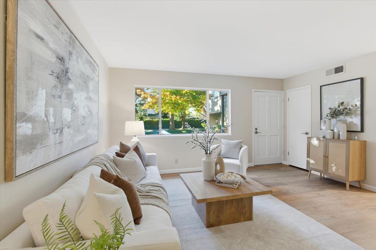 Detail Gallery Image 5 of 34 For 1542 Canna Ct, Mountain View,  CA 94043 - 3 Beds | 2/1 Baths