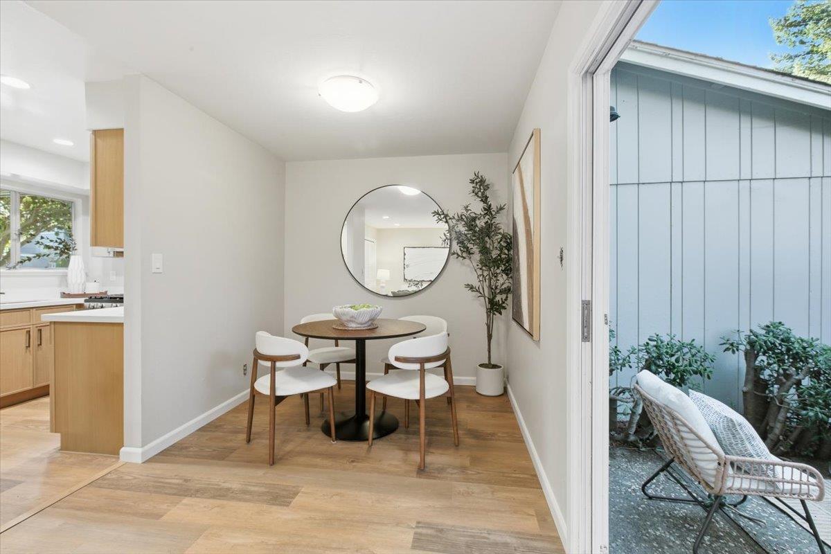 Detail Gallery Image 8 of 34 For 1542 Canna Ct, Mountain View,  CA 94043 - 3 Beds | 2/1 Baths