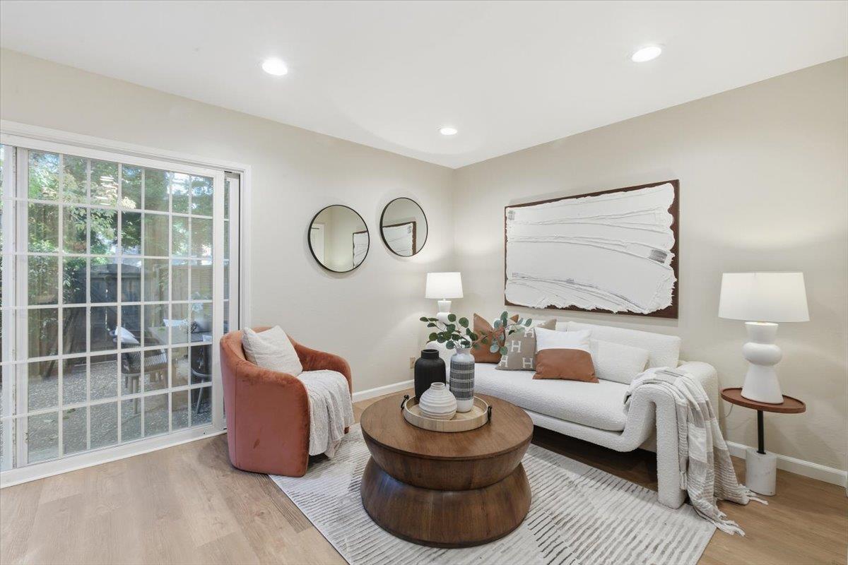 Detail Gallery Image 9 of 34 For 1542 Canna Ct, Mountain View,  CA 94043 - 3 Beds | 2/1 Baths