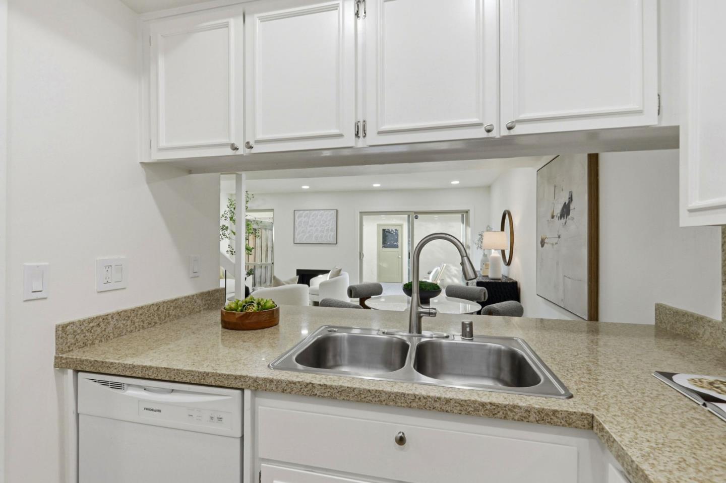 Detail Gallery Image 14 of 44 For 540 Valley Forge Way, Campbell,  CA 95008 - 3 Beds | 2/1 Baths