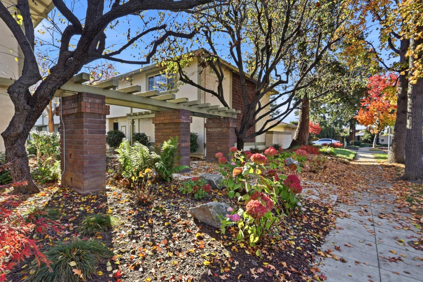 Detail Gallery Image 3 of 44 For 540 Valley Forge Way, Campbell,  CA 95008 - 3 Beds | 2/1 Baths