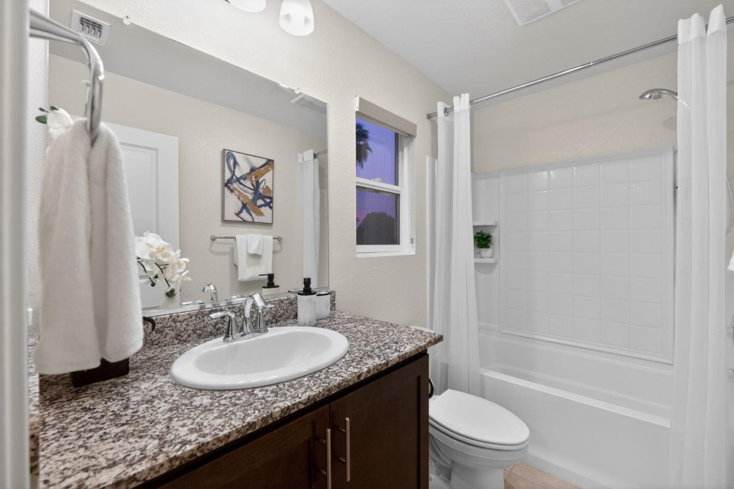 Detail Gallery Image 21 of 28 For 121 Mountaintop Ave, Hayward,  CA 94544 - 3 Beds | 2/1 Baths