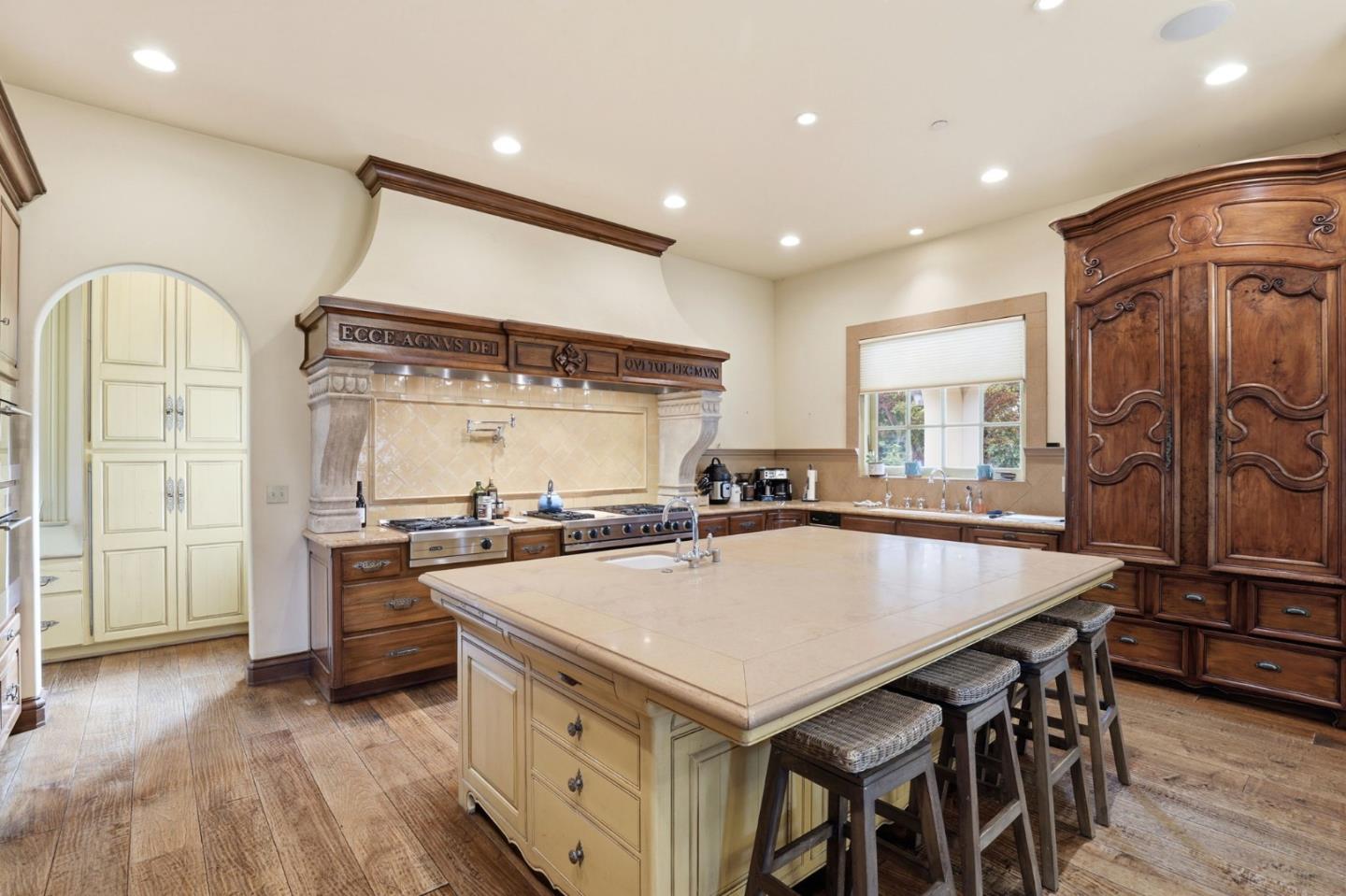 Detail Gallery Image 12 of 62 For 505 Gordon Ave, San Jose,  CA 95127 - 5 Beds | 5/1 Baths