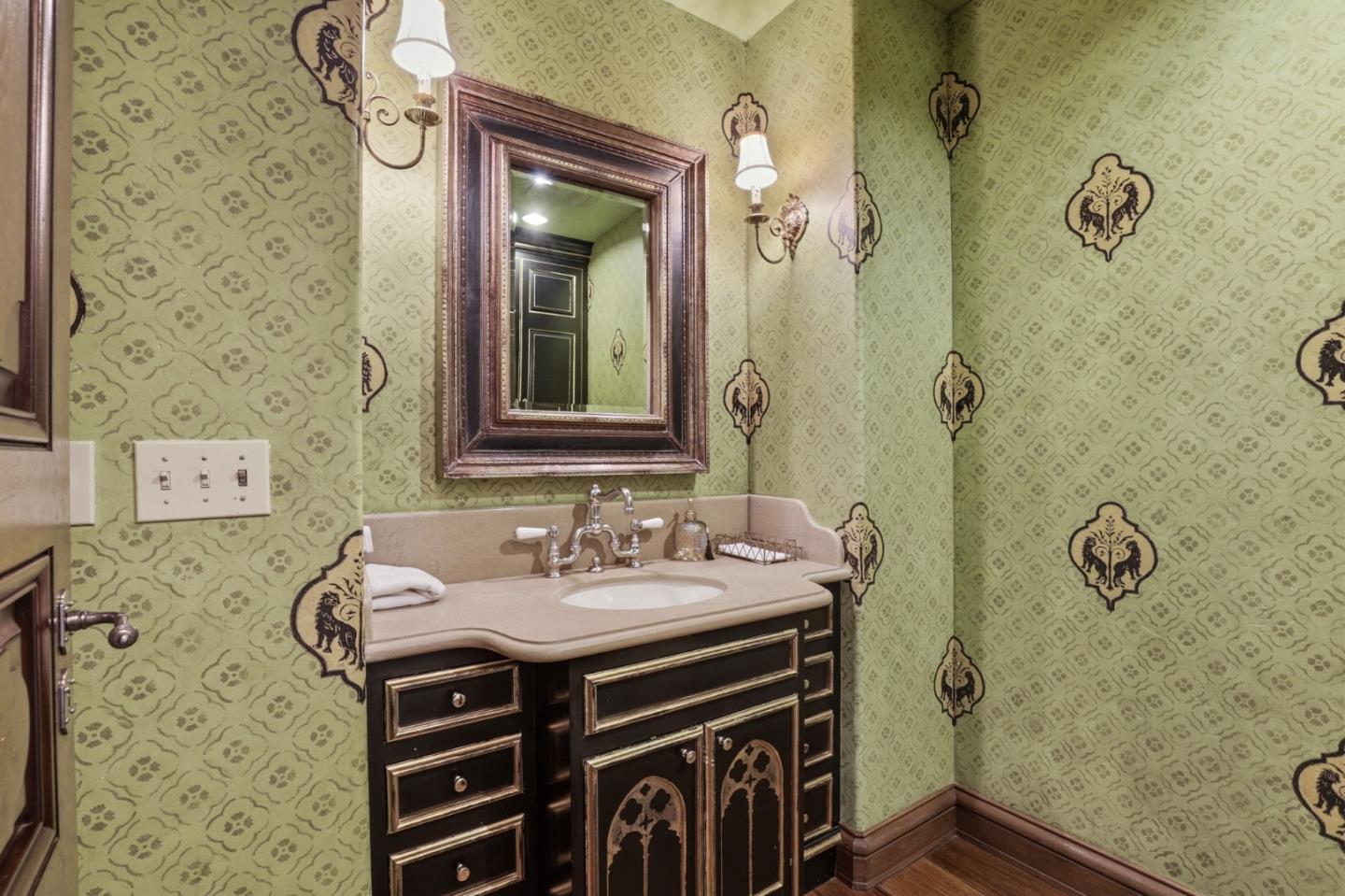 Detail Gallery Image 14 of 62 For 505 Gordon Ave, San Jose,  CA 95127 - 5 Beds | 5/1 Baths