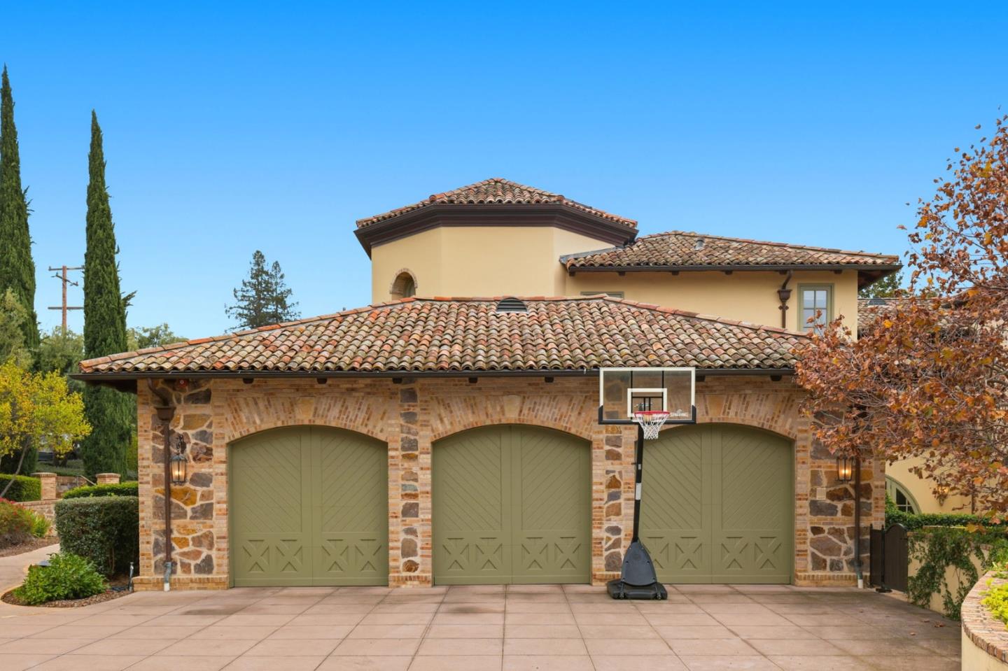 Detail Gallery Image 5 of 62 For 505 Gordon Ave, San Jose,  CA 95127 - 5 Beds | 5/1 Baths