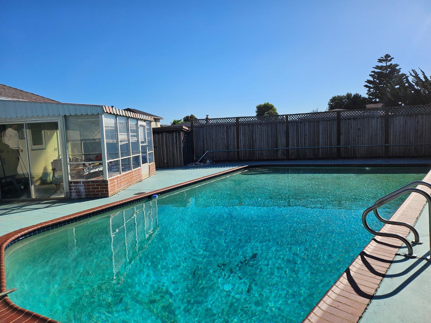 Detail Gallery Image 18 of 21 For 200 Carmelo Ln, South San Francisco,  CA 94080 - 2 Beds | 1 Baths