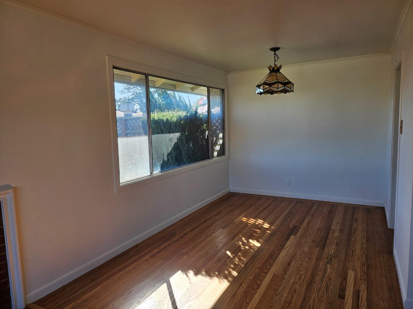 Detail Gallery Image 3 of 21 For 200 Carmelo Ln, South San Francisco,  CA 94080 - 2 Beds | 1 Baths