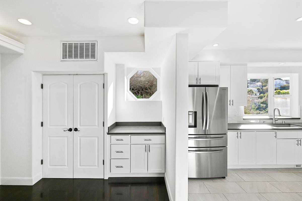 Detail Gallery Image 2 of 17 For 3817 Naughton Ave, Belmont,  CA 94002 - 4 Beds | 3/1 Baths