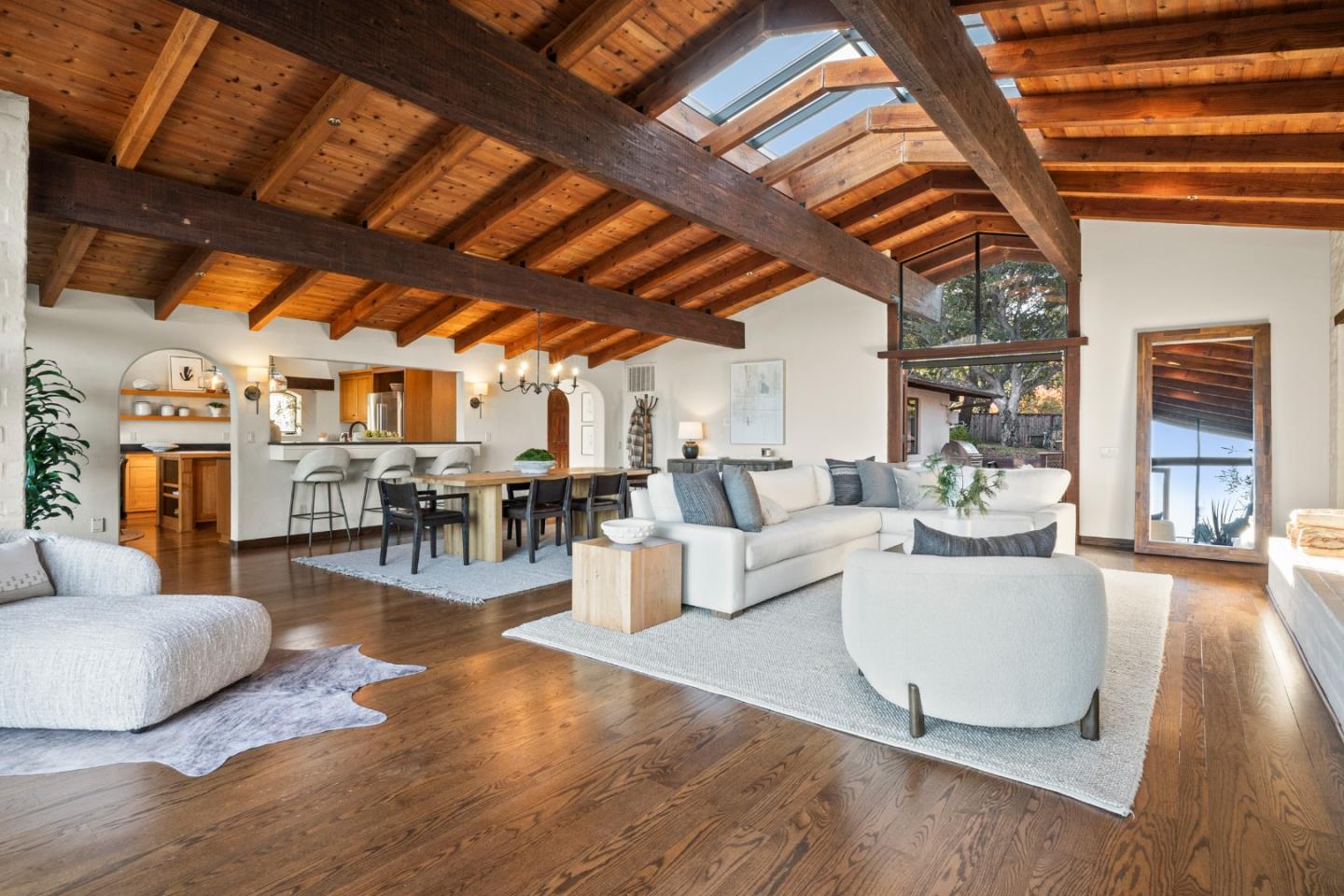 Detail Gallery Image 10 of 33 For 707 Vista Dr, Redwood City,  CA 94062 - 3 Beds | 3 Baths