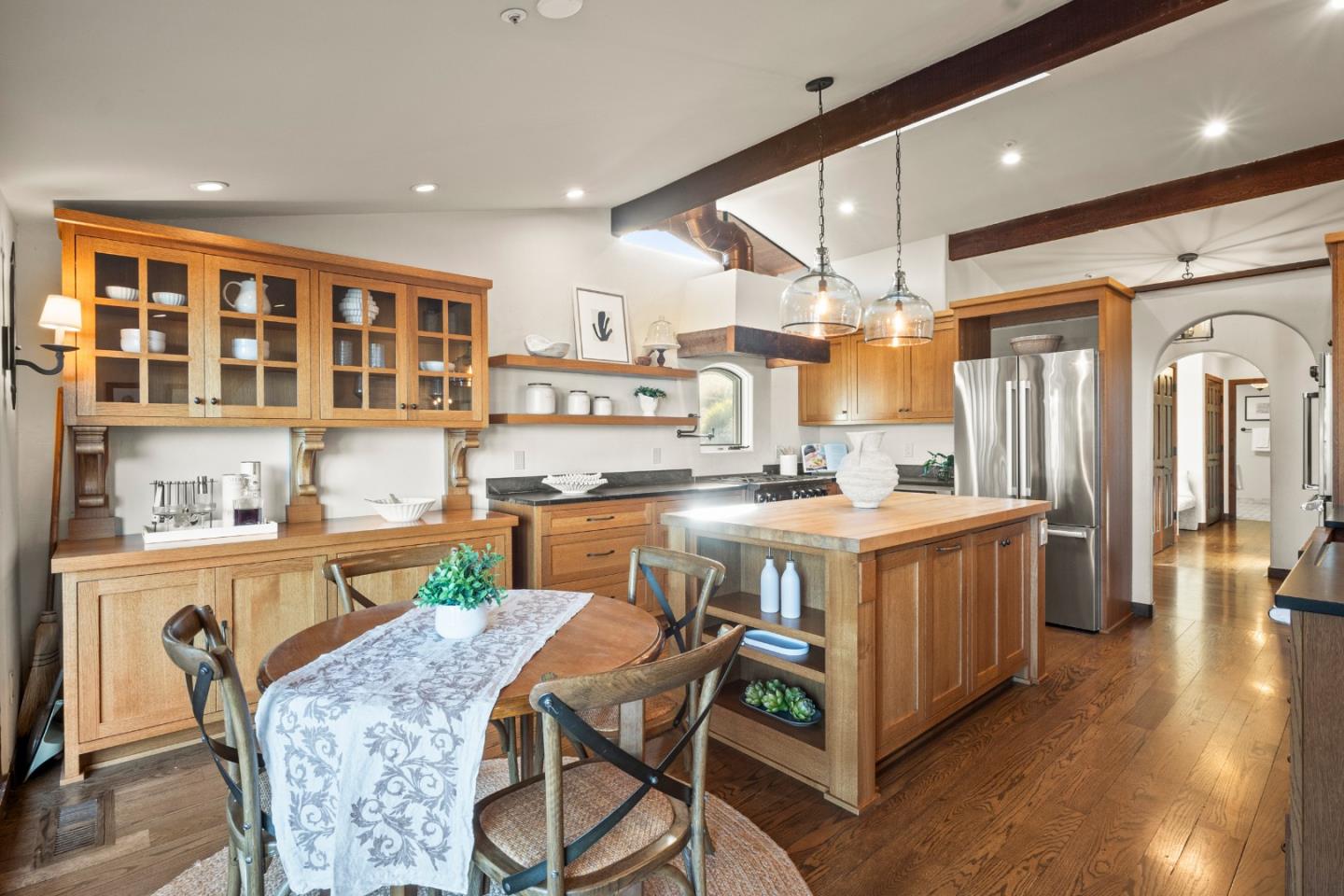 Detail Gallery Image 15 of 33 For 707 Vista Dr, Redwood City,  CA 94062 - 3 Beds | 3 Baths