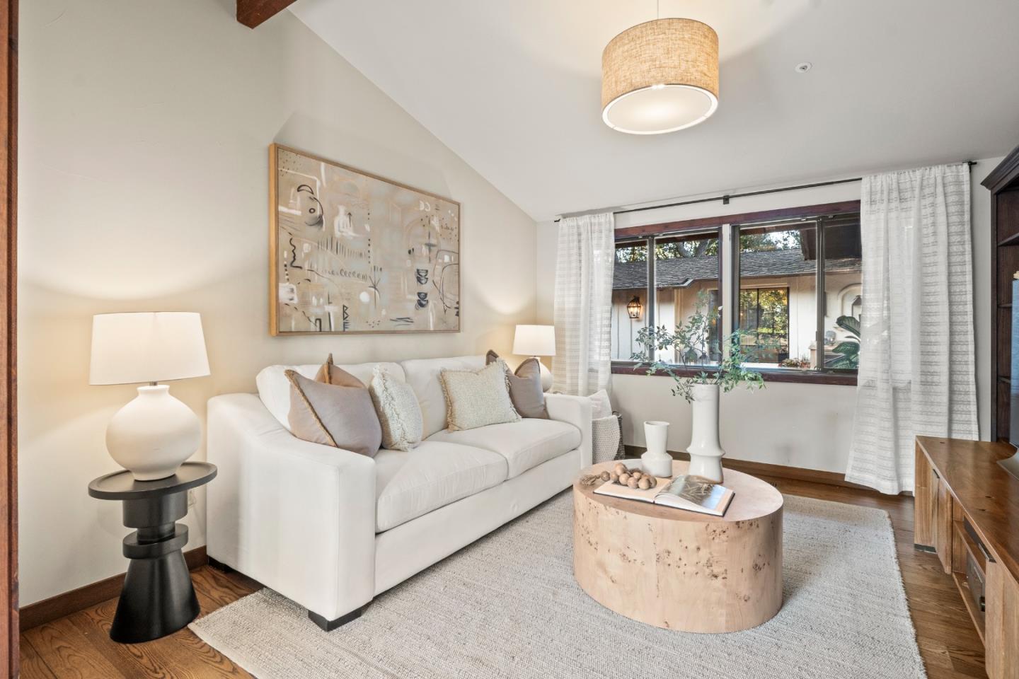 Detail Gallery Image 18 of 33 For 707 Vista Dr, Redwood City,  CA 94062 - 3 Beds | 3 Baths