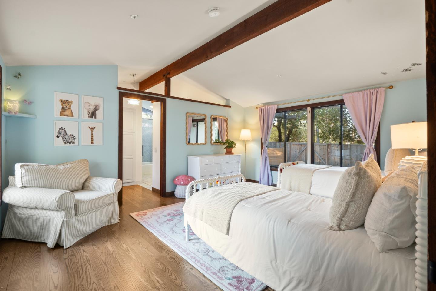 Detail Gallery Image 22 of 33 For 707 Vista Dr, Redwood City,  CA 94062 - 3 Beds | 3 Baths