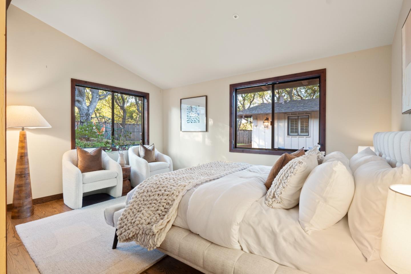 Detail Gallery Image 25 of 33 For 707 Vista Dr, Redwood City,  CA 94062 - 3 Beds | 3 Baths