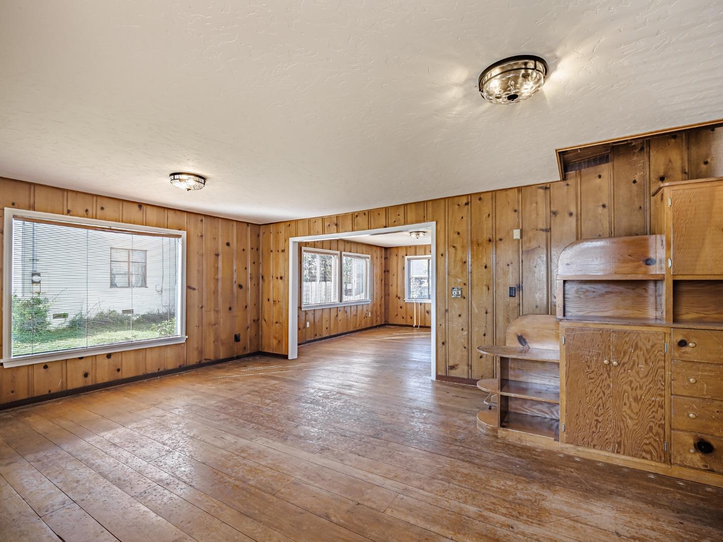 Detail Gallery Image 10 of 50 For 35 Sycamore St, Watsonville,  CA 95076 - 4 Beds | 1/1 Baths