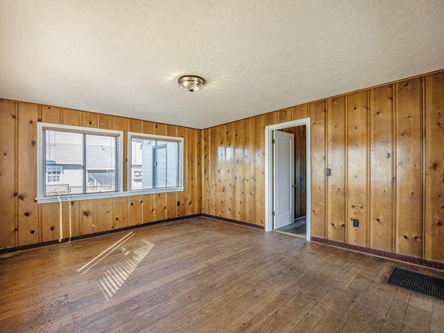 Detail Gallery Image 12 of 50 For 35 Sycamore St, Watsonville,  CA 95076 - 4 Beds | 1/1 Baths