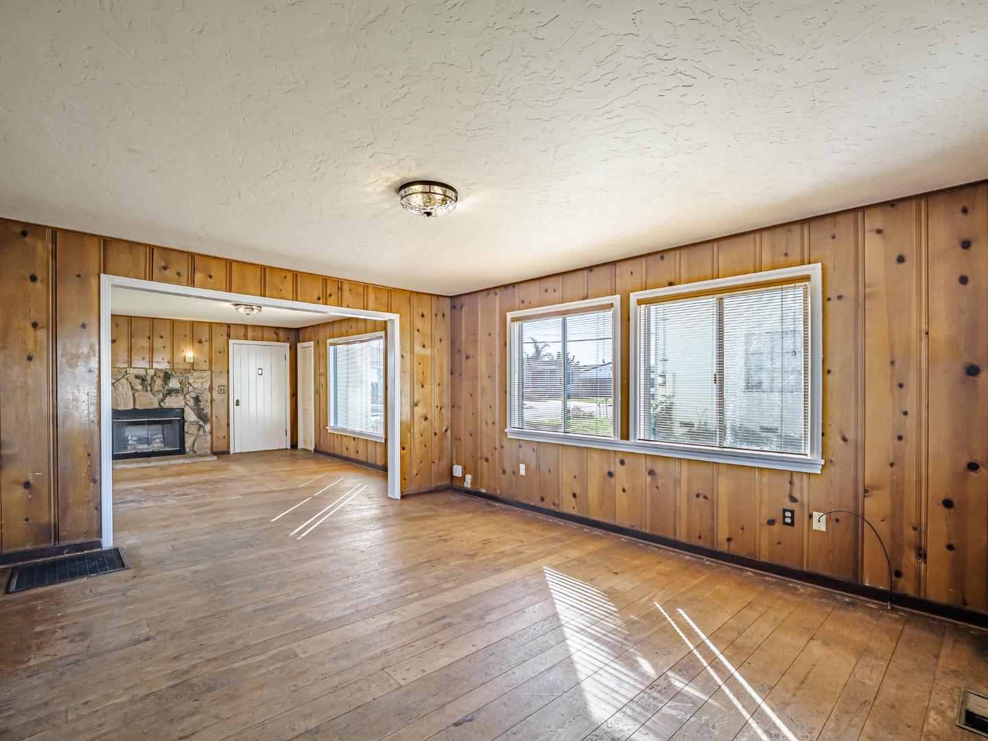 Detail Gallery Image 13 of 50 For 35 Sycamore St, Watsonville,  CA 95076 - 4 Beds | 1/1 Baths