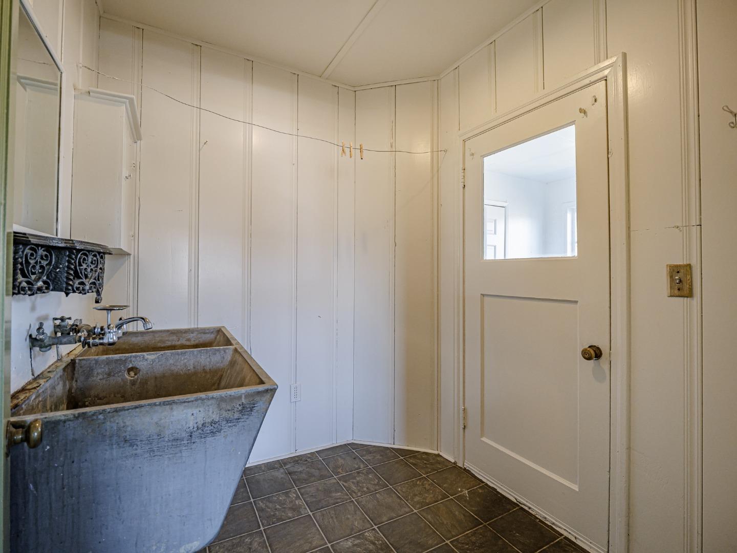 Detail Gallery Image 22 of 50 For 35 Sycamore St, Watsonville,  CA 95076 - 4 Beds | 1/1 Baths