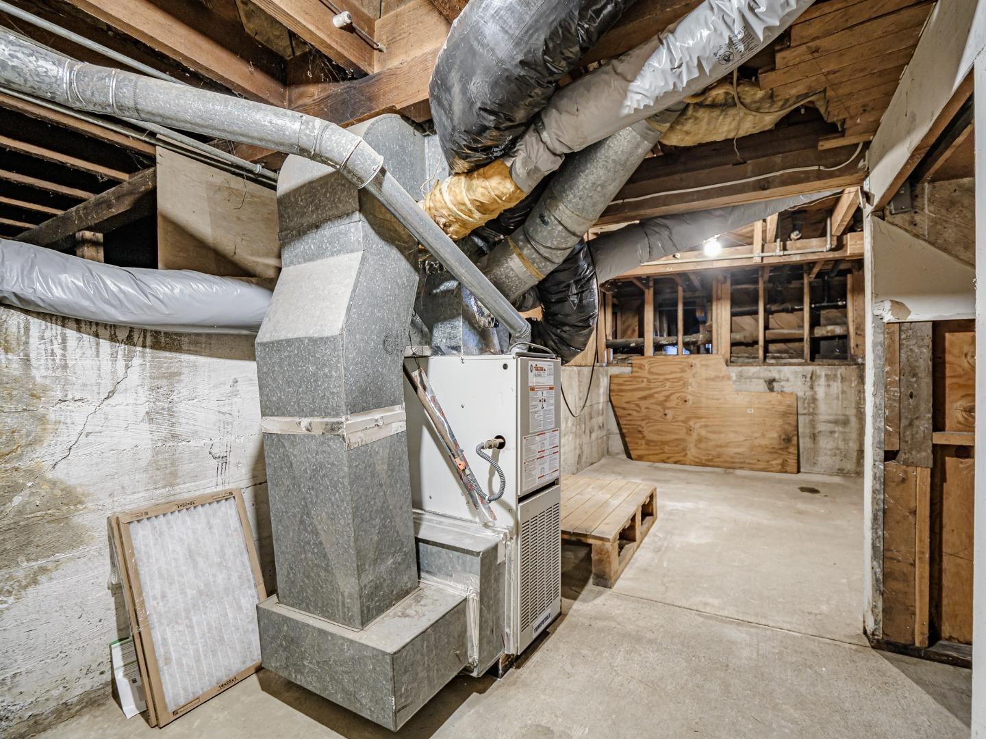 Detail Gallery Image 43 of 50 For 35 Sycamore St, Watsonville,  CA 95076 - 4 Beds | 1/1 Baths