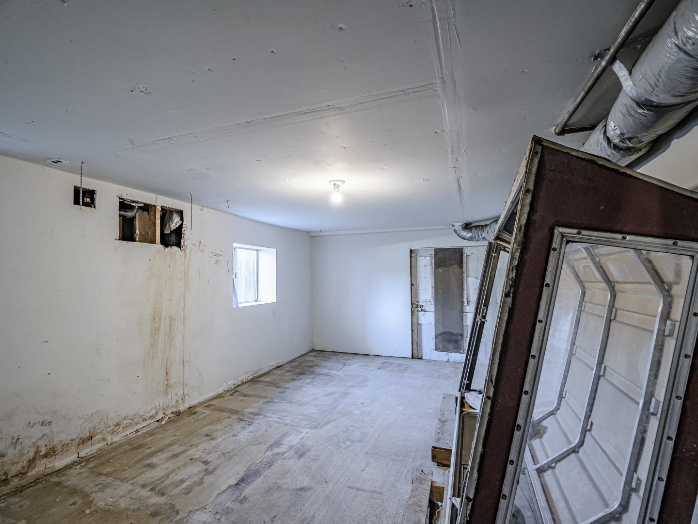 Detail Gallery Image 46 of 50 For 35 Sycamore St, Watsonville,  CA 95076 - 4 Beds | 1/1 Baths