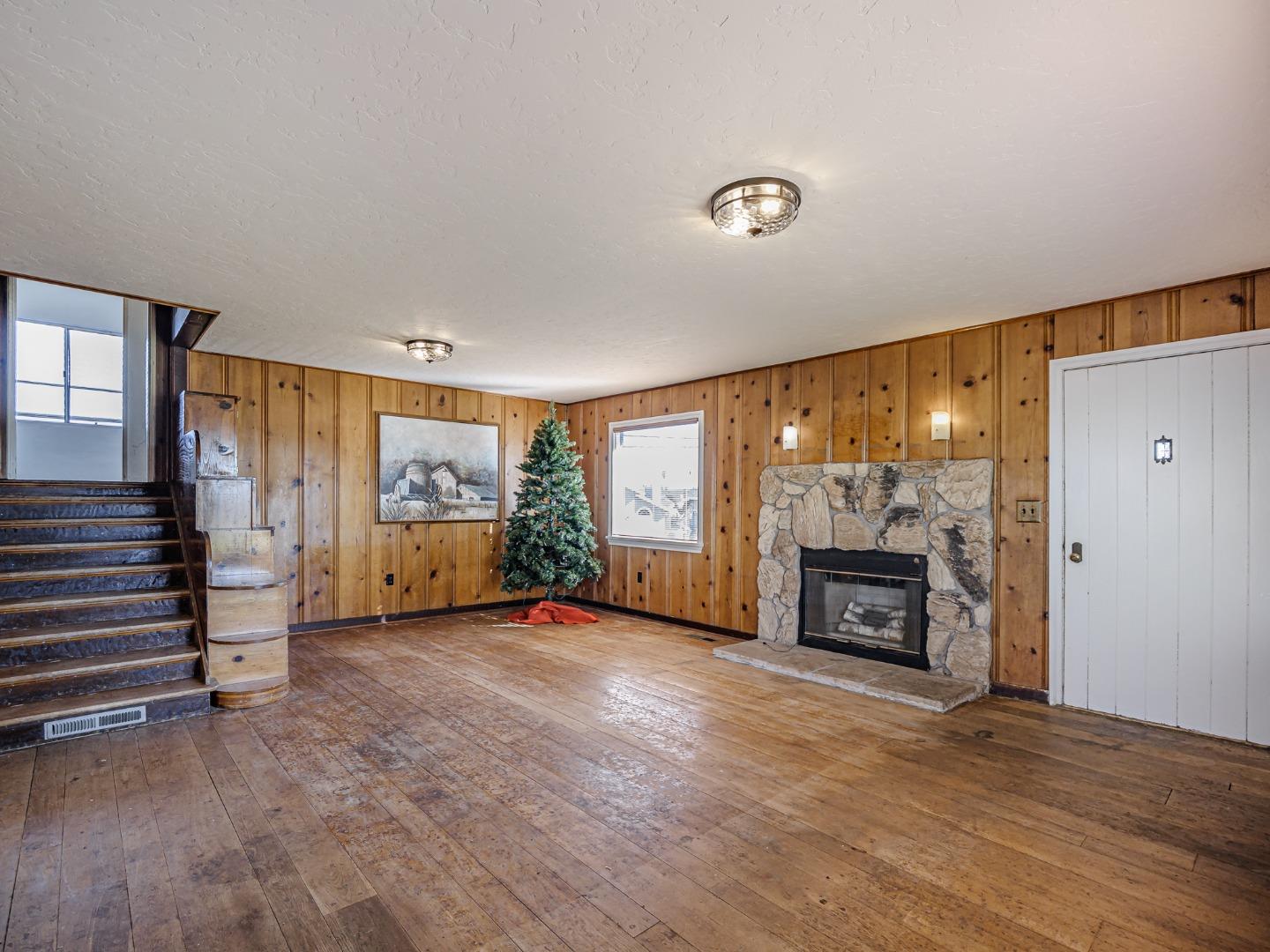 Detail Gallery Image 6 of 50 For 35 Sycamore St, Watsonville,  CA 95076 - 4 Beds | 1/1 Baths