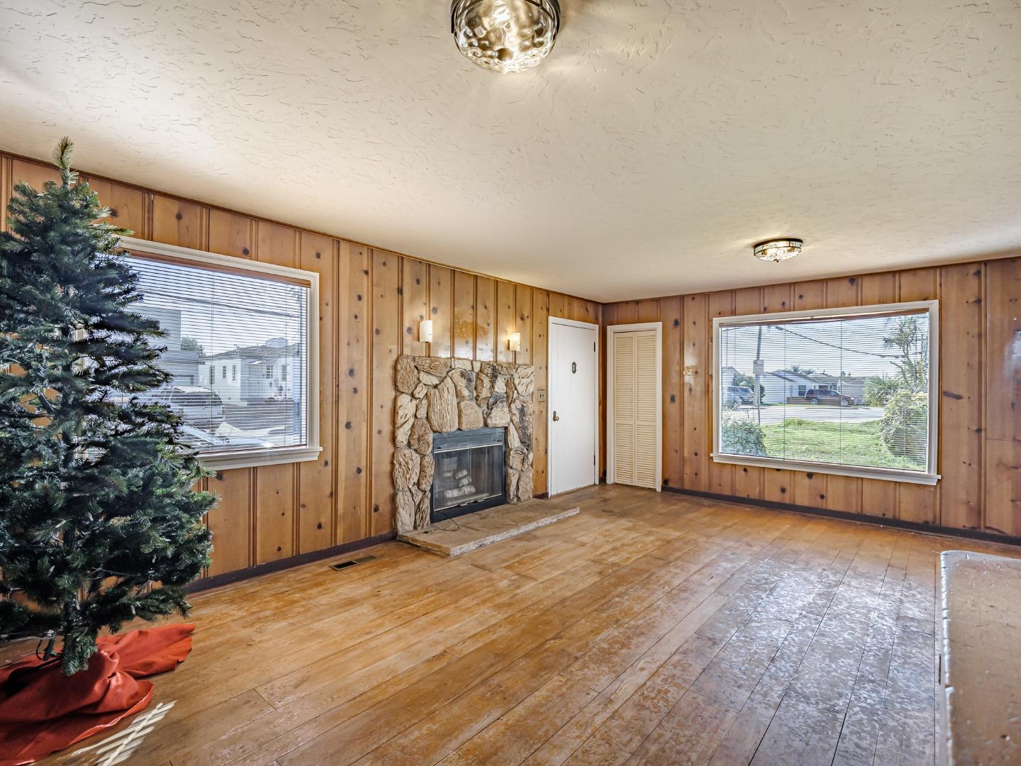 Detail Gallery Image 9 of 50 For 35 Sycamore St, Watsonville,  CA 95076 - 4 Beds | 1/1 Baths