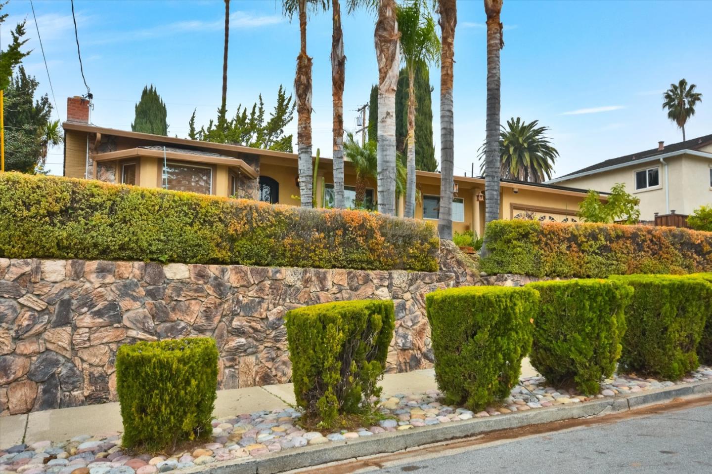 Detail Gallery Image 3 of 61 For 372 Fleming Ave, San Jose,  CA 95127 - 4 Beds | 2 Baths