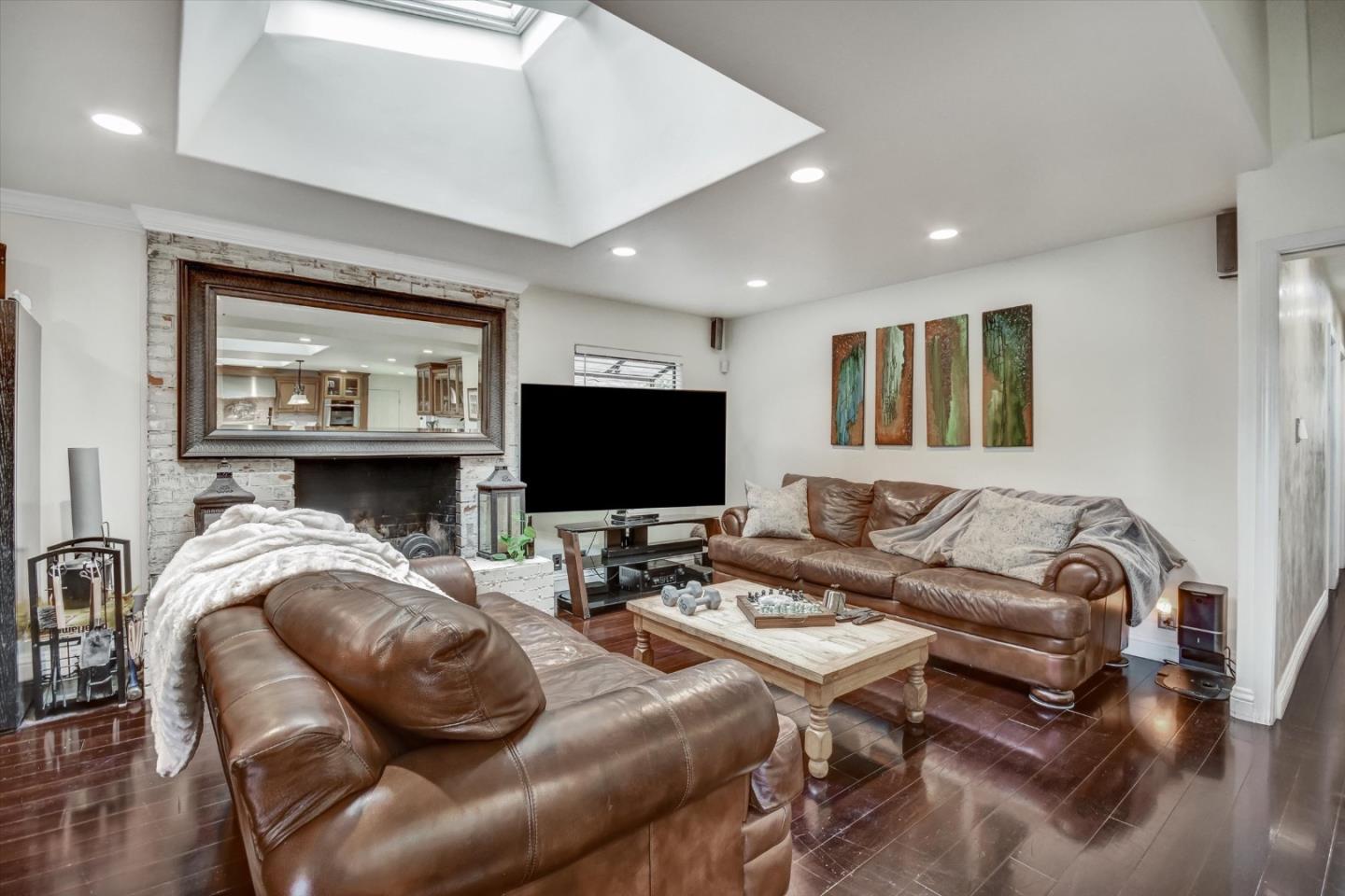 Detail Gallery Image 6 of 61 For 372 Fleming Ave, San Jose,  CA 95127 - 4 Beds | 2 Baths