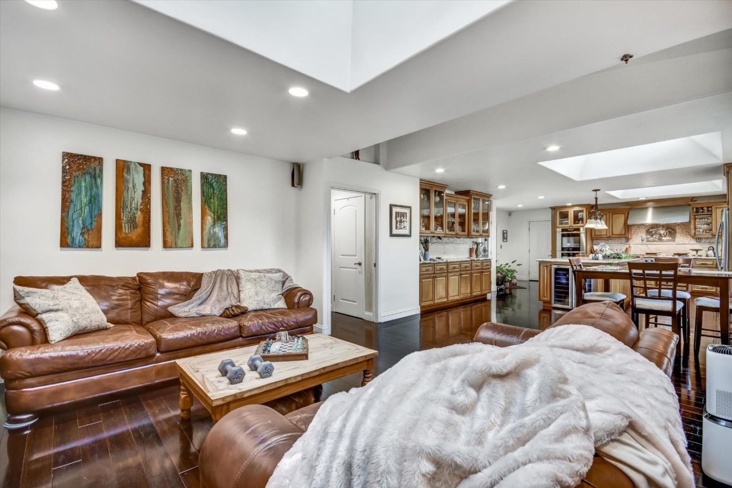 Detail Gallery Image 9 of 61 For 372 Fleming Ave, San Jose,  CA 95127 - 4 Beds | 2 Baths