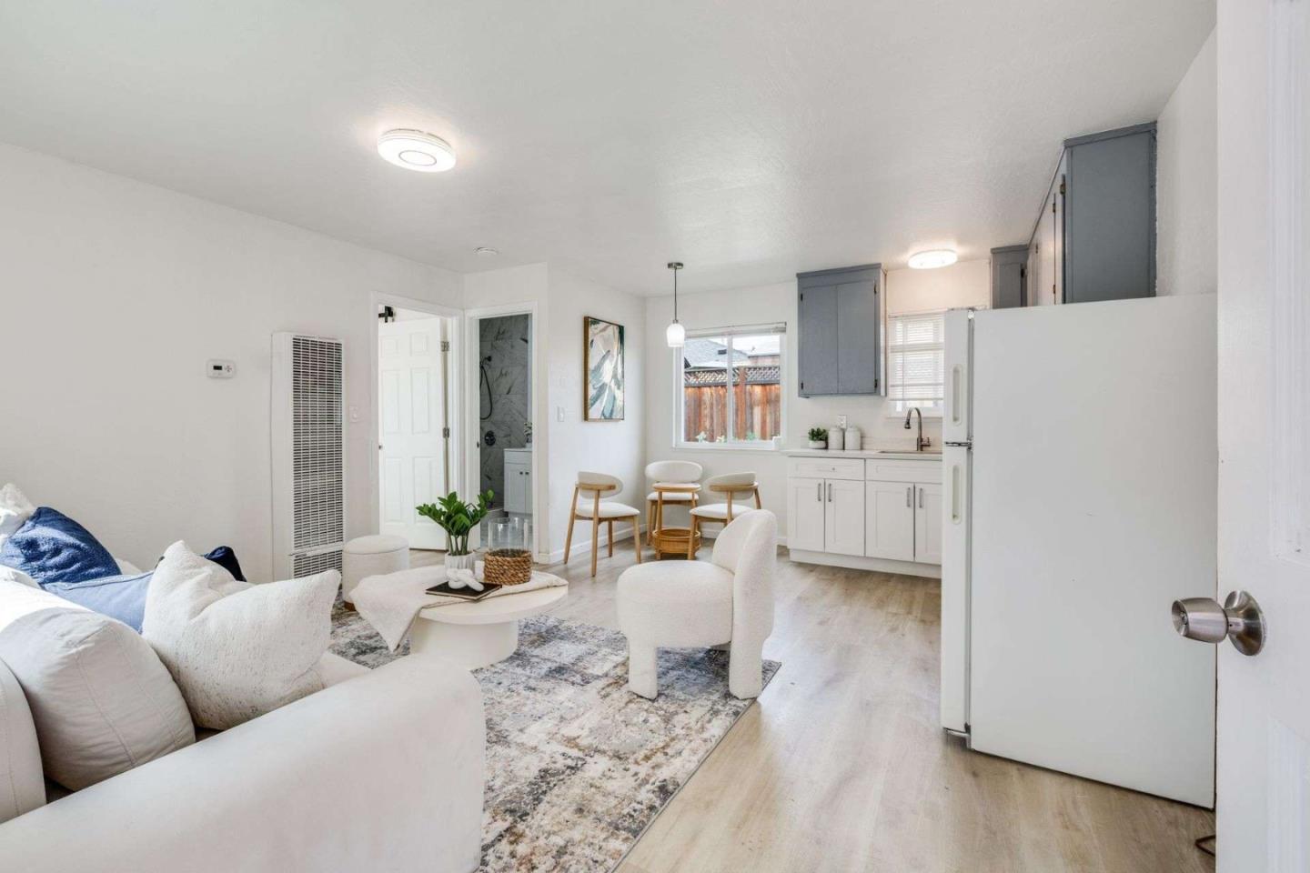 Detail Gallery Image 7 of 18 For 86 N Claremont Ave, San Jose,  CA 95127 - 4 Beds | 4 Baths