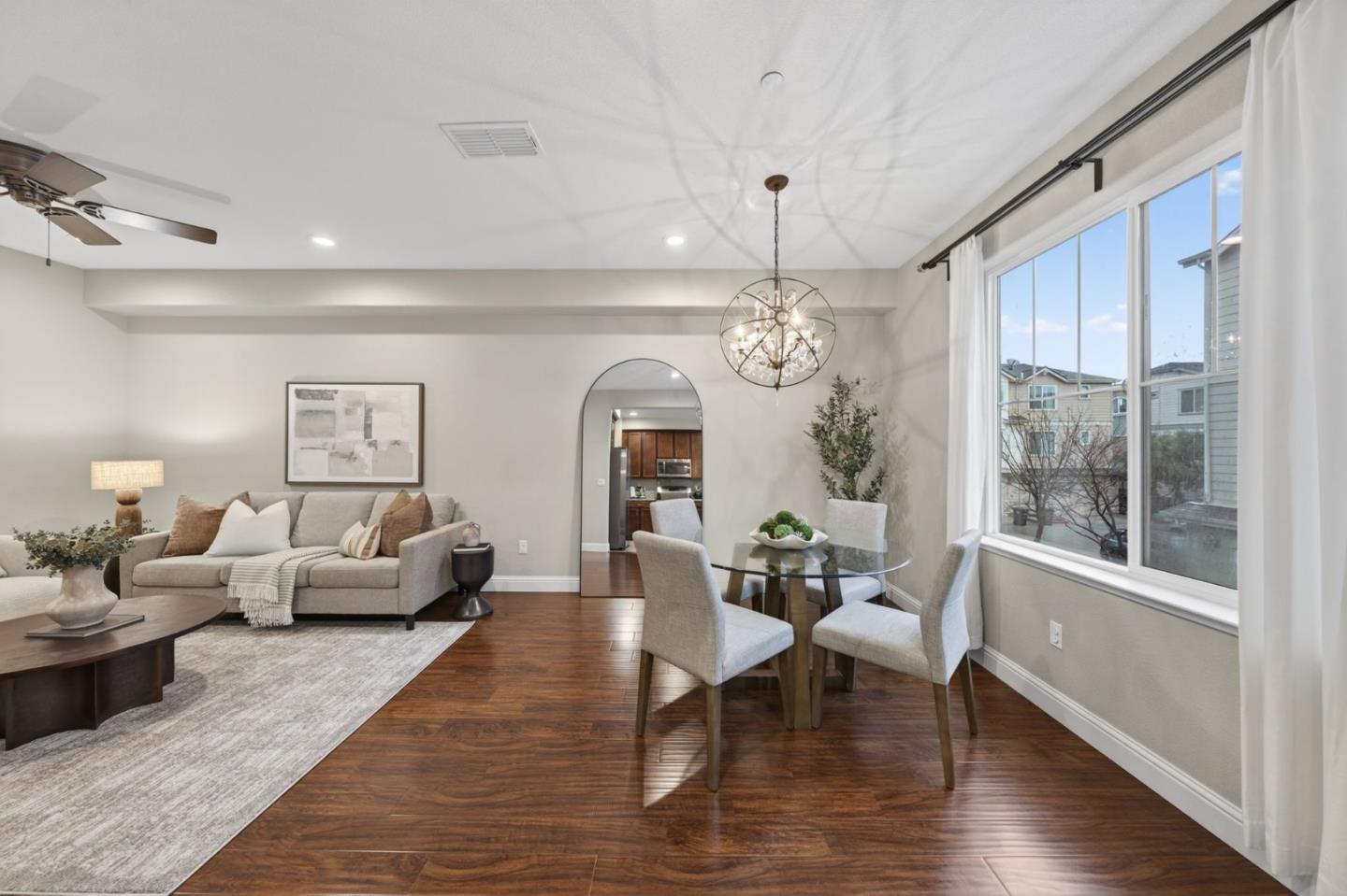 Detail Gallery Image 10 of 44 For 18540 Garnet Ln, Morgan Hill,  CA 95037 - 3 Beds | 3 Baths