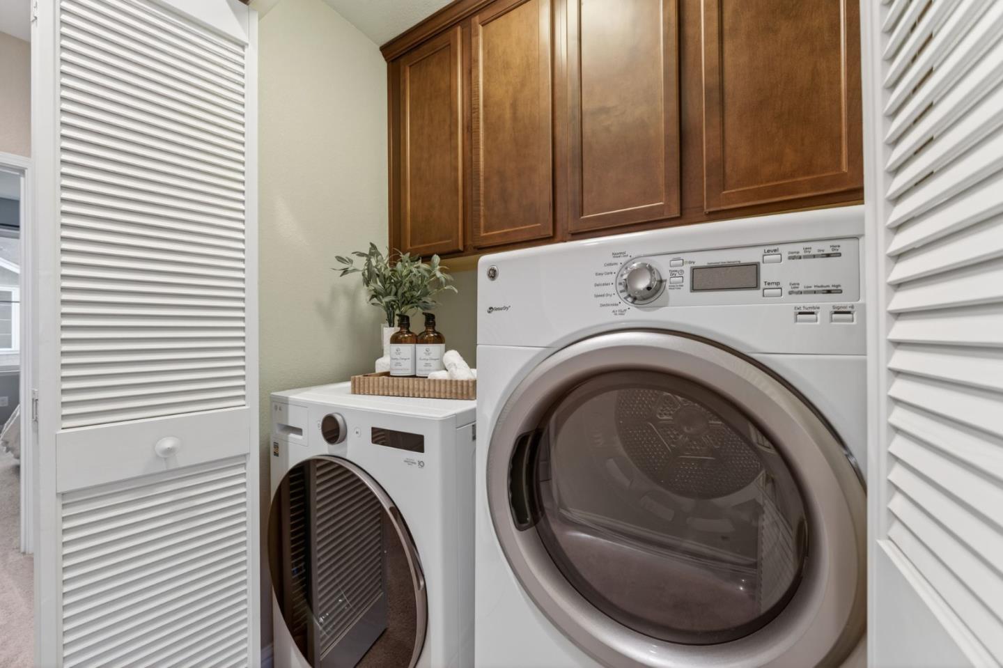 Detail Gallery Image 26 of 44 For 18540 Garnet Ln, Morgan Hill,  CA 95037 - 3 Beds | 3 Baths