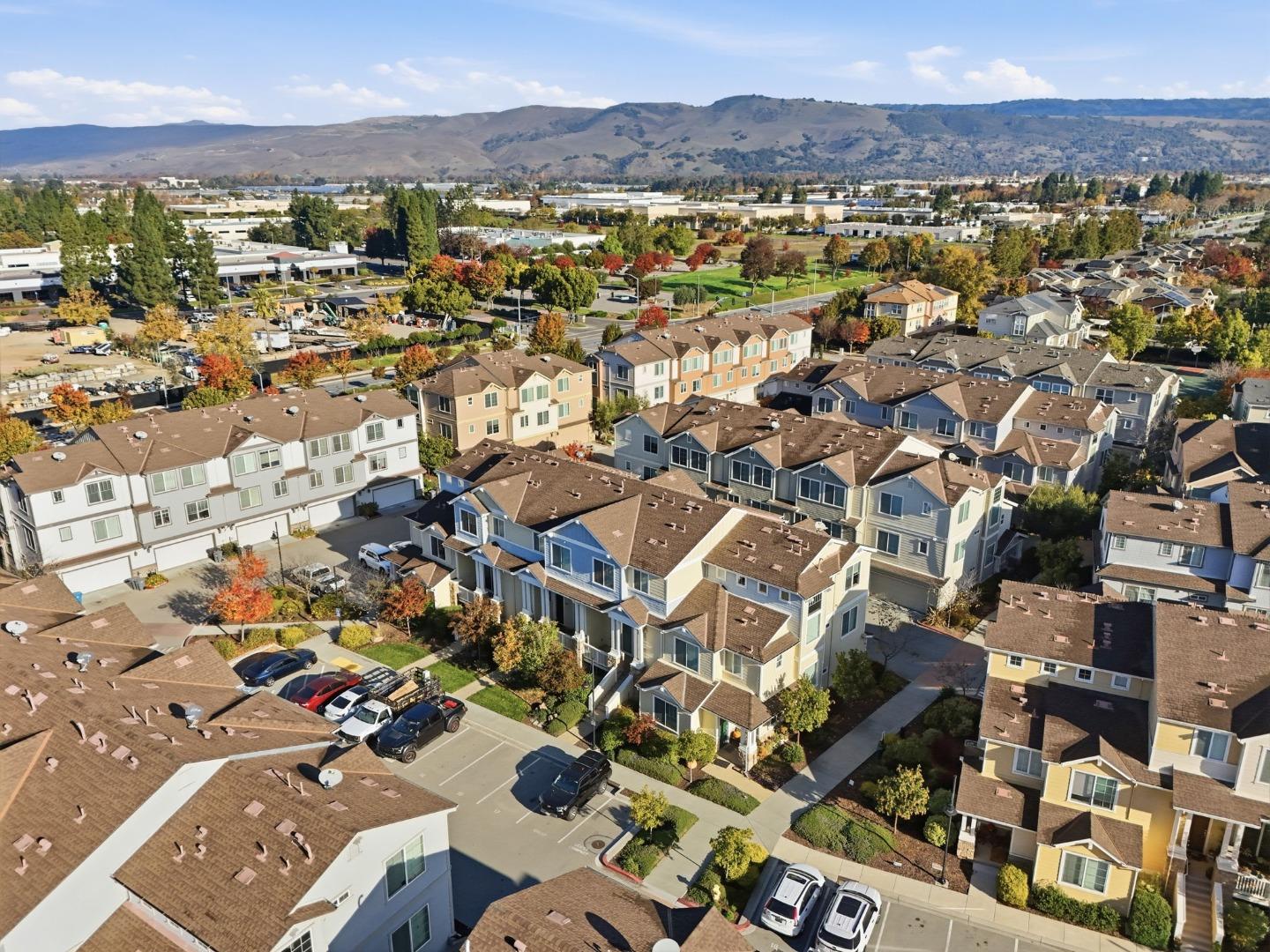 Detail Gallery Image 27 of 44 For 18540 Garnet Ln, Morgan Hill,  CA 95037 - 3 Beds | 3 Baths