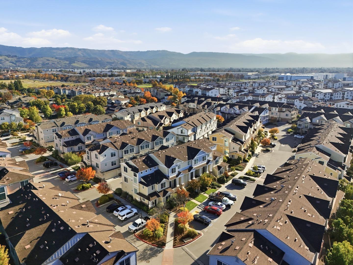 Detail Gallery Image 30 of 44 For 18540 Garnet Ln, Morgan Hill,  CA 95037 - 3 Beds | 3 Baths