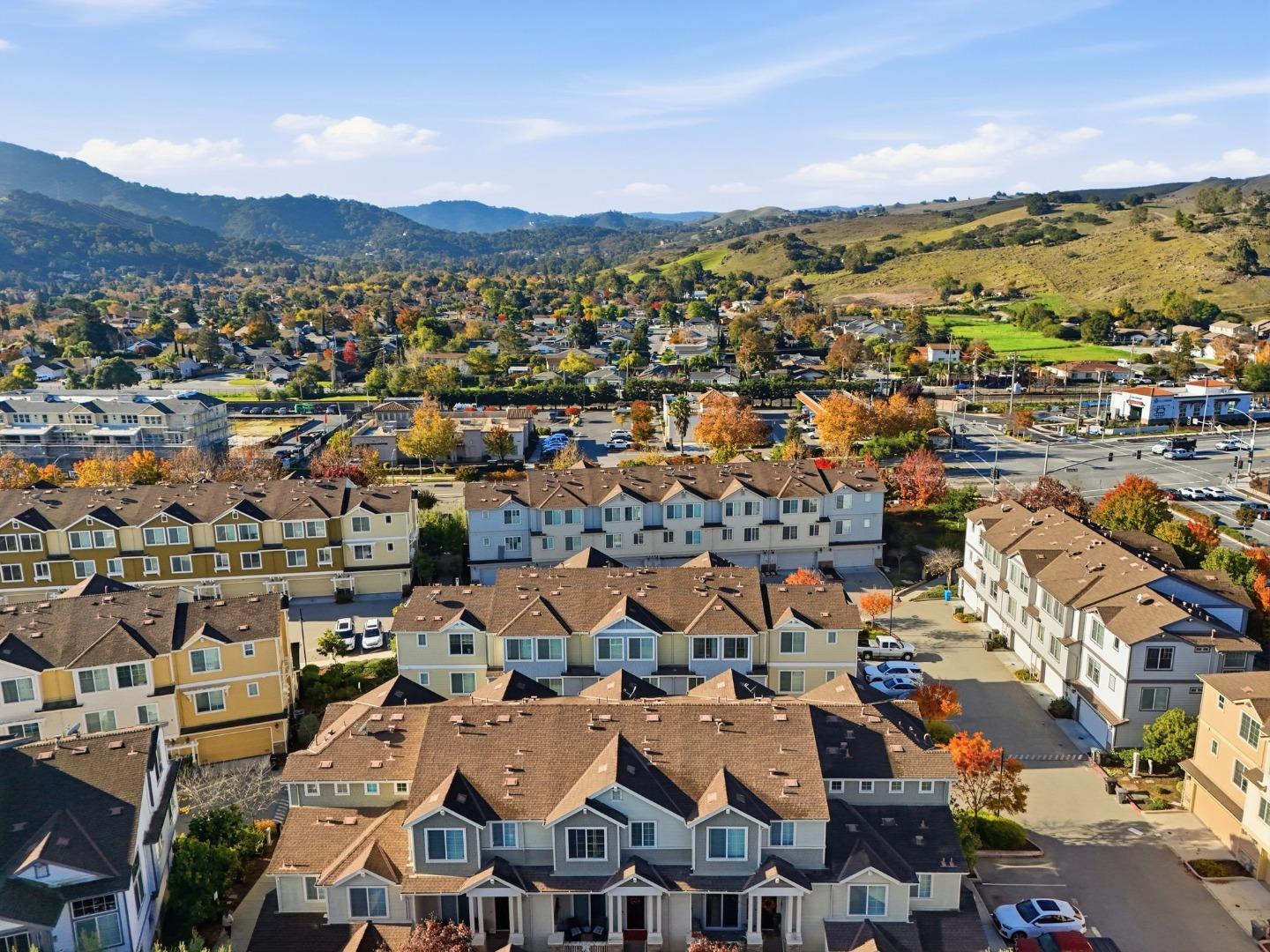 Detail Gallery Image 32 of 44 For 18540 Garnet Ln, Morgan Hill,  CA 95037 - 3 Beds | 3 Baths