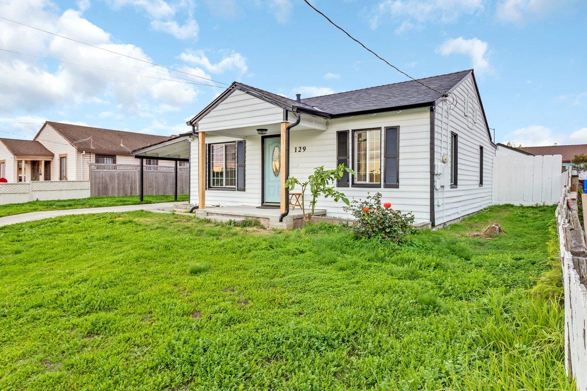 Detail Gallery Image 3 of 38 For 129 N Filice St, Salinas,  CA 93905 - 2 Beds | 1 Baths