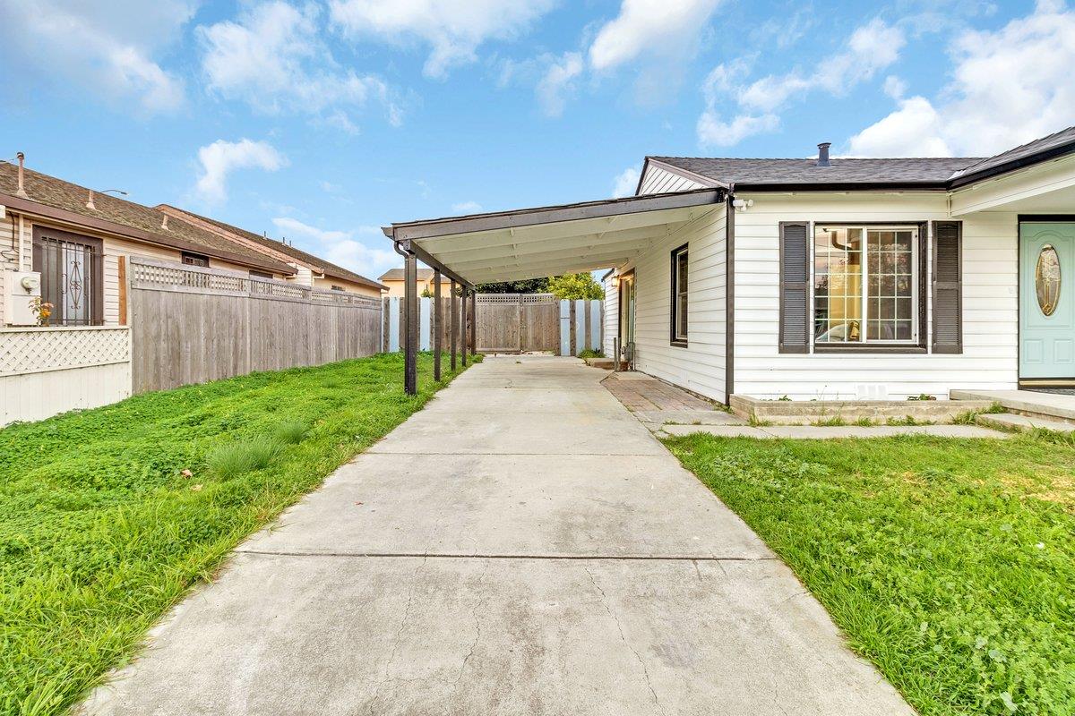 Detail Gallery Image 5 of 38 For 129 N Filice St, Salinas,  CA 93905 - 2 Beds | 1 Baths