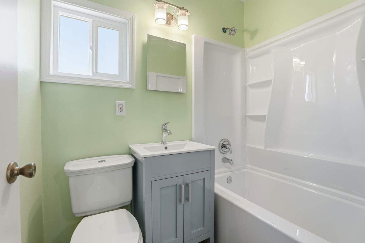 Detail Gallery Image 28 of 37 For 458 Rainier Dr, Salinas,  CA 93906 - 3 Beds | 2 Baths