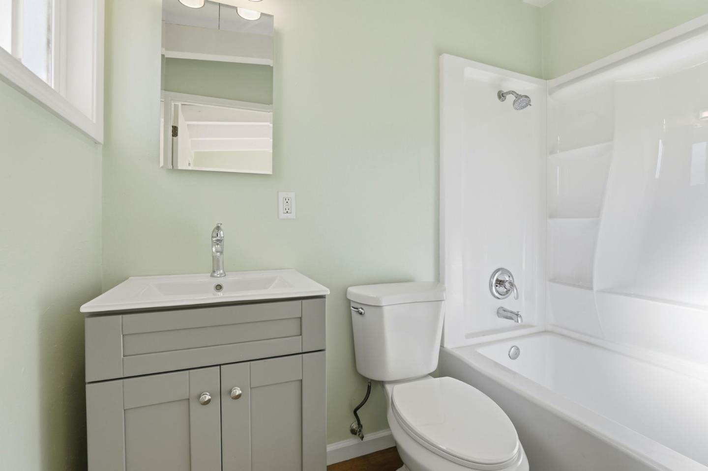 Detail Gallery Image 29 of 37 For 458 Rainier Dr, Salinas,  CA 93906 - 3 Beds | 2 Baths