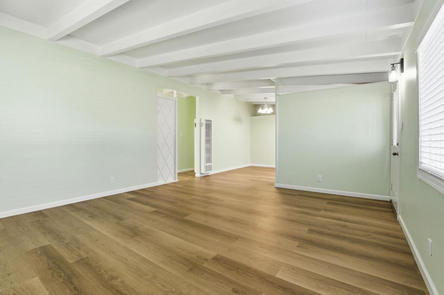 Detail Gallery Image 5 of 37 For 458 Rainier Dr, Salinas,  CA 93906 - 3 Beds | 2 Baths