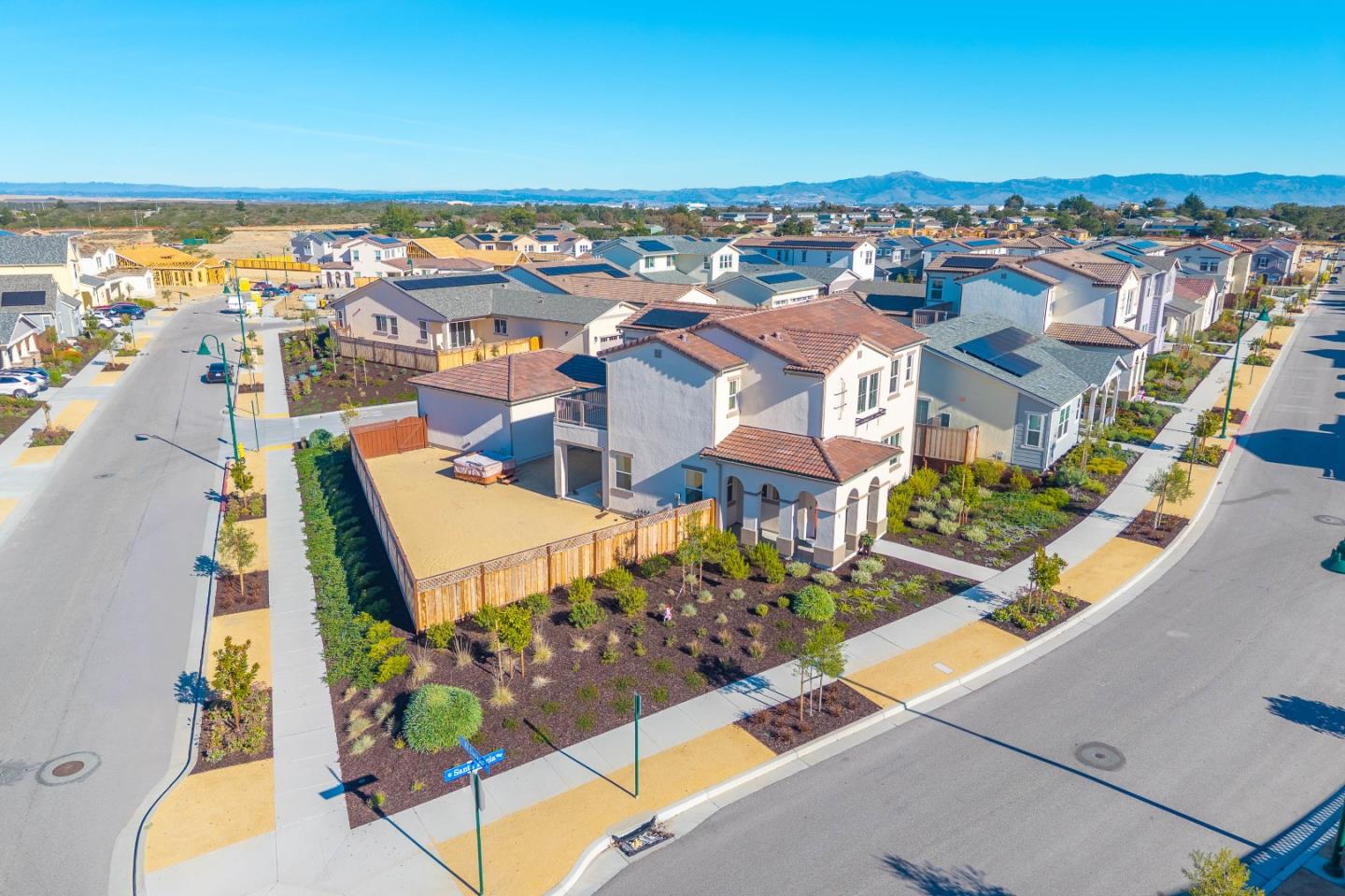 Detail Gallery Image 29 of 37 For 585 Santa Lucia Way, Marina,  CA 93933 - 4 Beds | 3 Baths