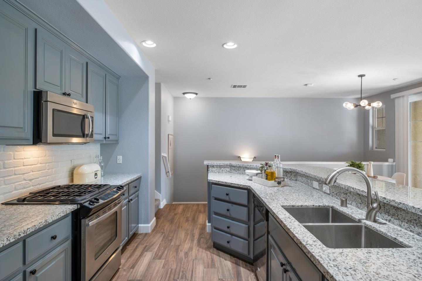 Detail Gallery Image 24 of 48 For 1339 Marcello Dr, San Jose,  CA 95131 - 2 Beds | 2/1 Baths